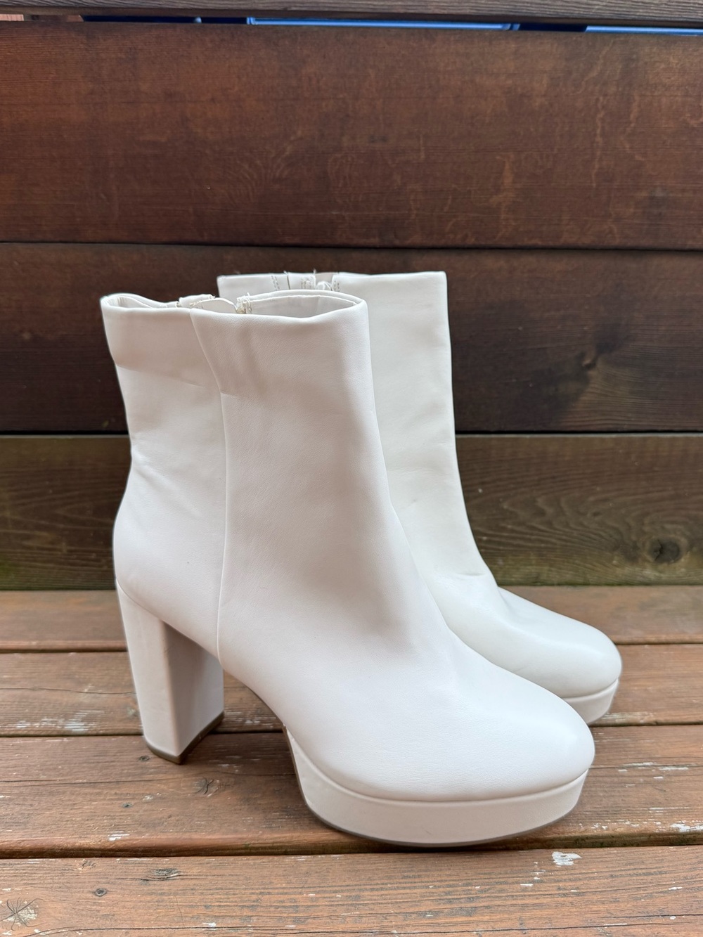 NWOB Mix No. 6 White Platform Go Go Booties